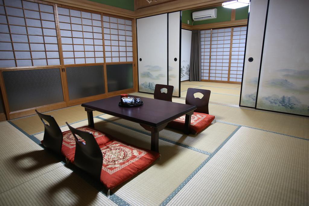 Hôtel Minshuku Tenhou à Takachiho Extérieur photo